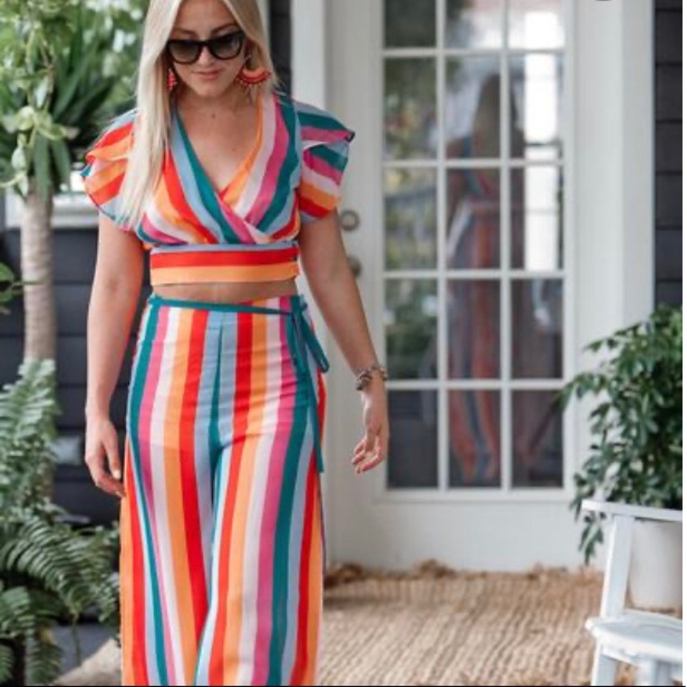 NWT Rainbow Striped Pants Size M 🌈